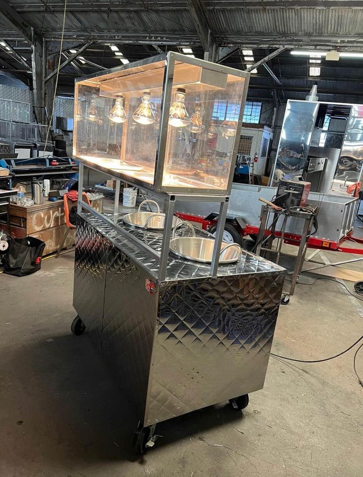 Double deep frying cart with 2 comales